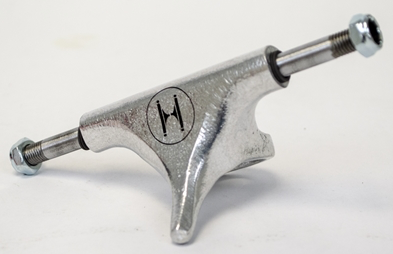 Suregrip Huck Low Silver Wide Skate Trucks